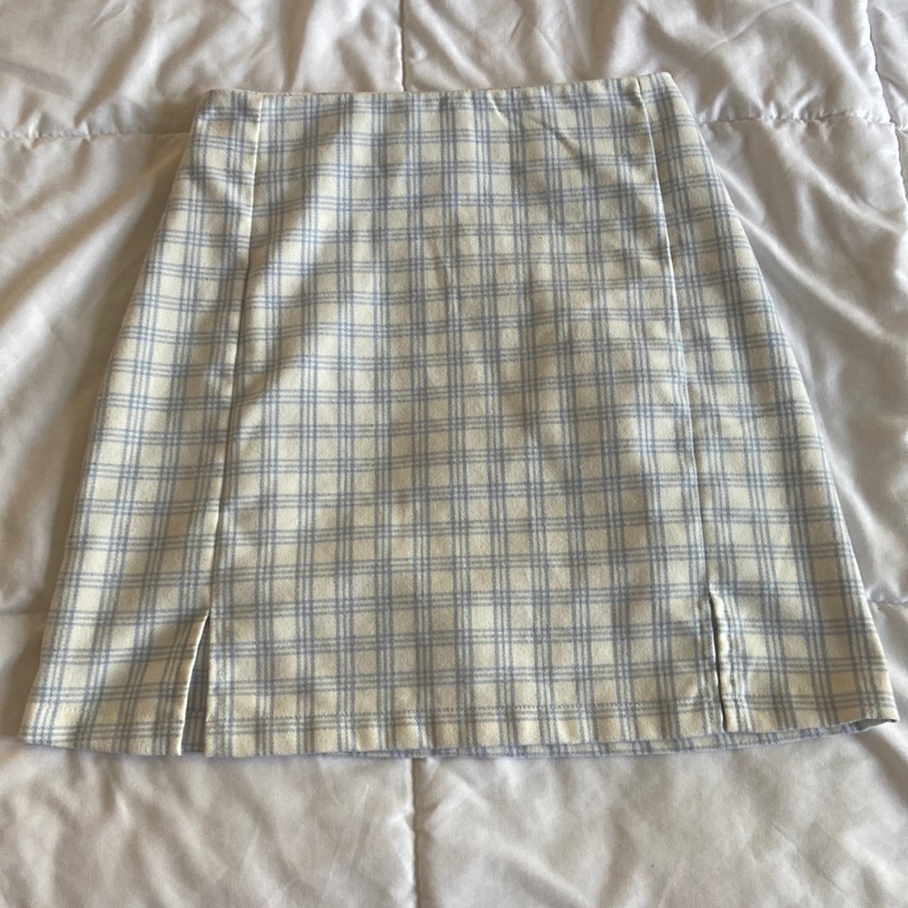 Cute and preppy skirt ⚡️
